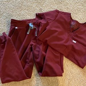 Maroon figs
